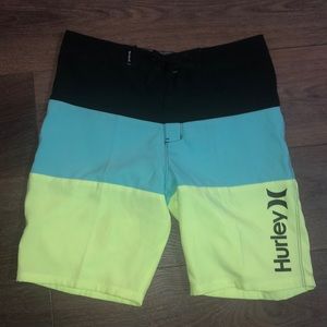 New Hurley swimsuit board shorts size 14/27